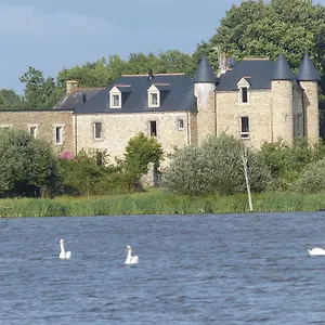 Bed & Breakfast Domaine De Kerbillec, Theix